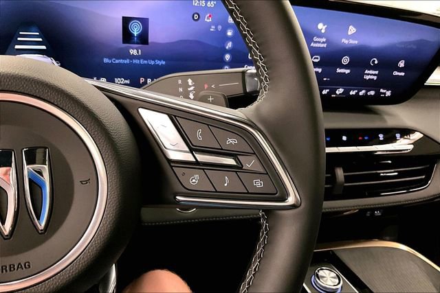 Used 2025 Buick Enclave Avenir w/ Trailering Package, 5000 lbs. image 27