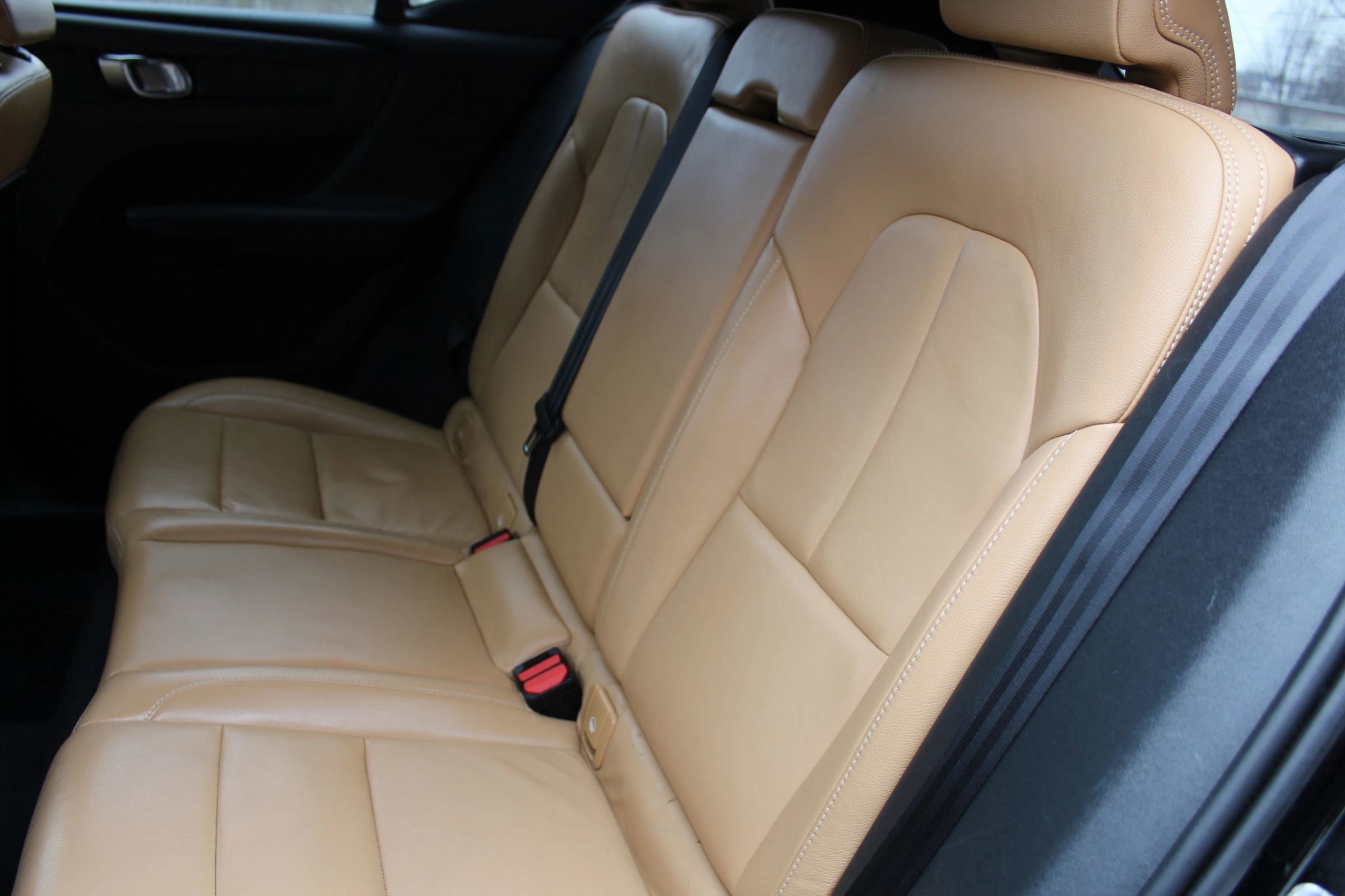 Used 2019 Volvo XC40 T5 Momentum image 13