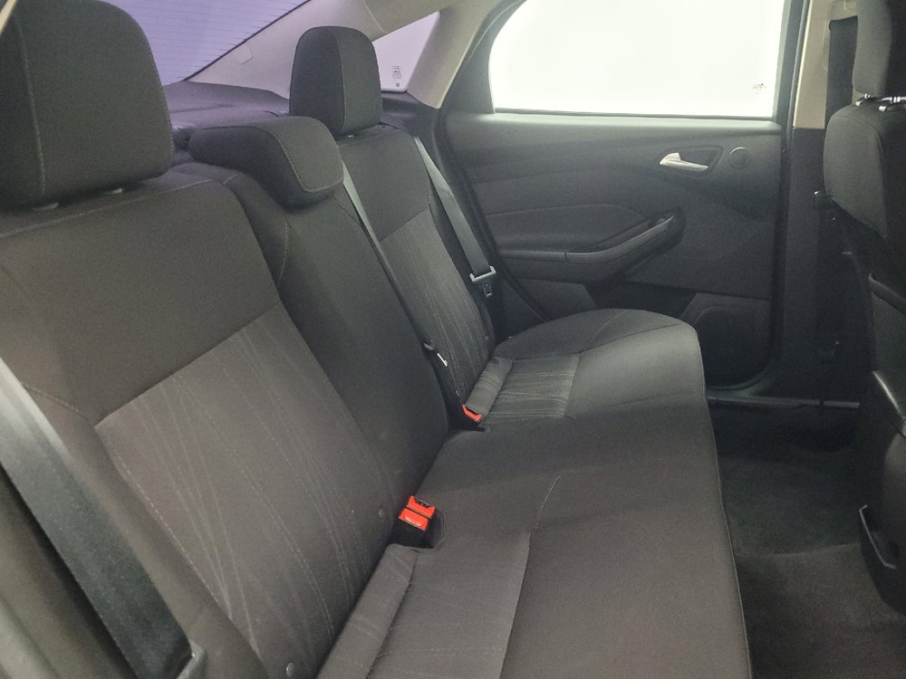 Used 2017 Ford Focus SEL FWD image 19