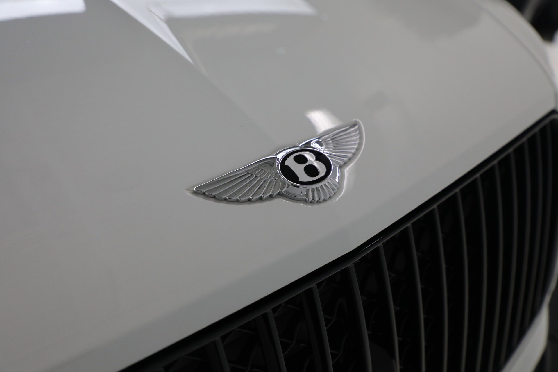 Used 2025 Bentley Bentayga Extended Wheelbase image 13