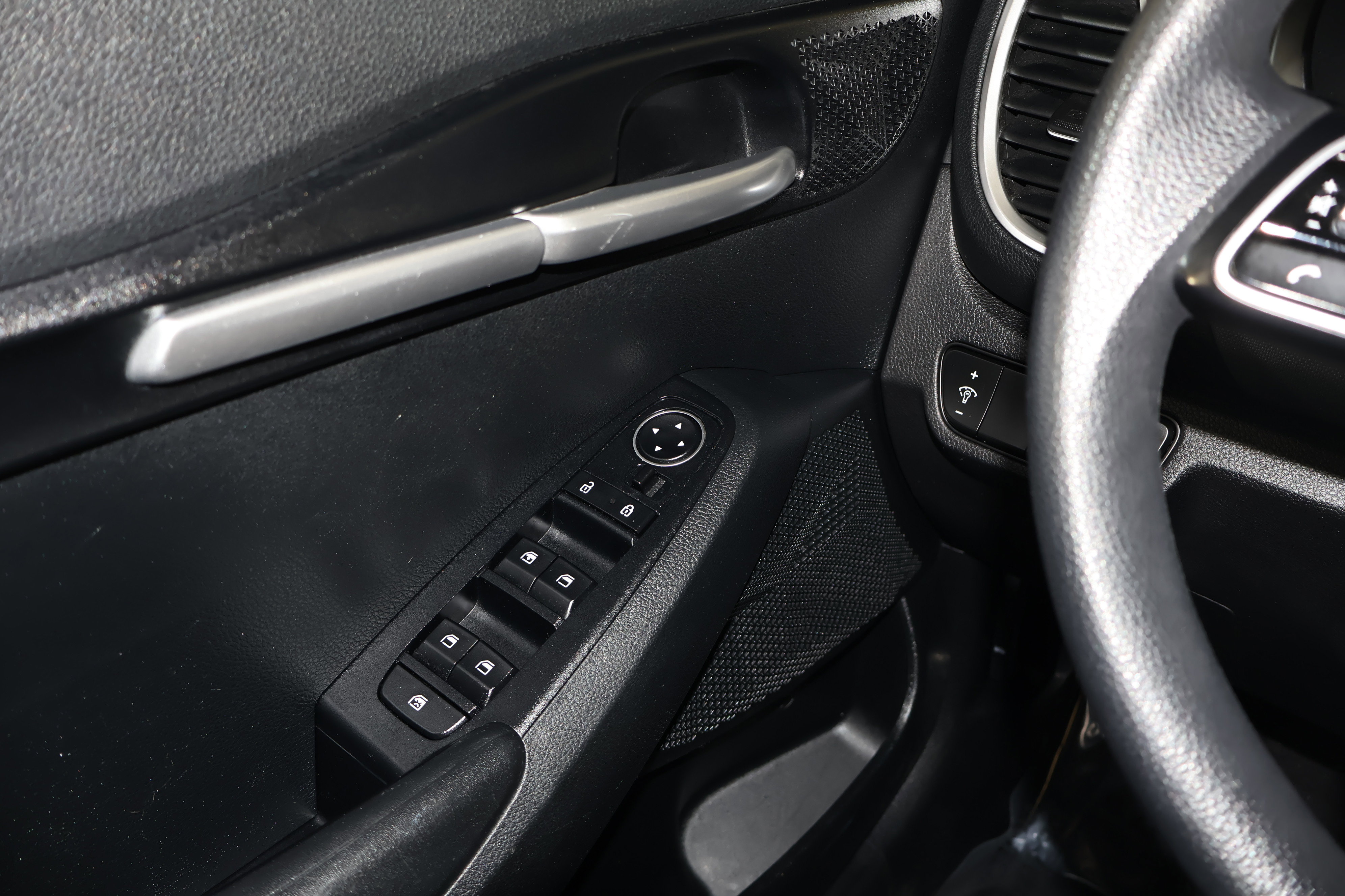 Used 2022 Kia Seltos LX image 33