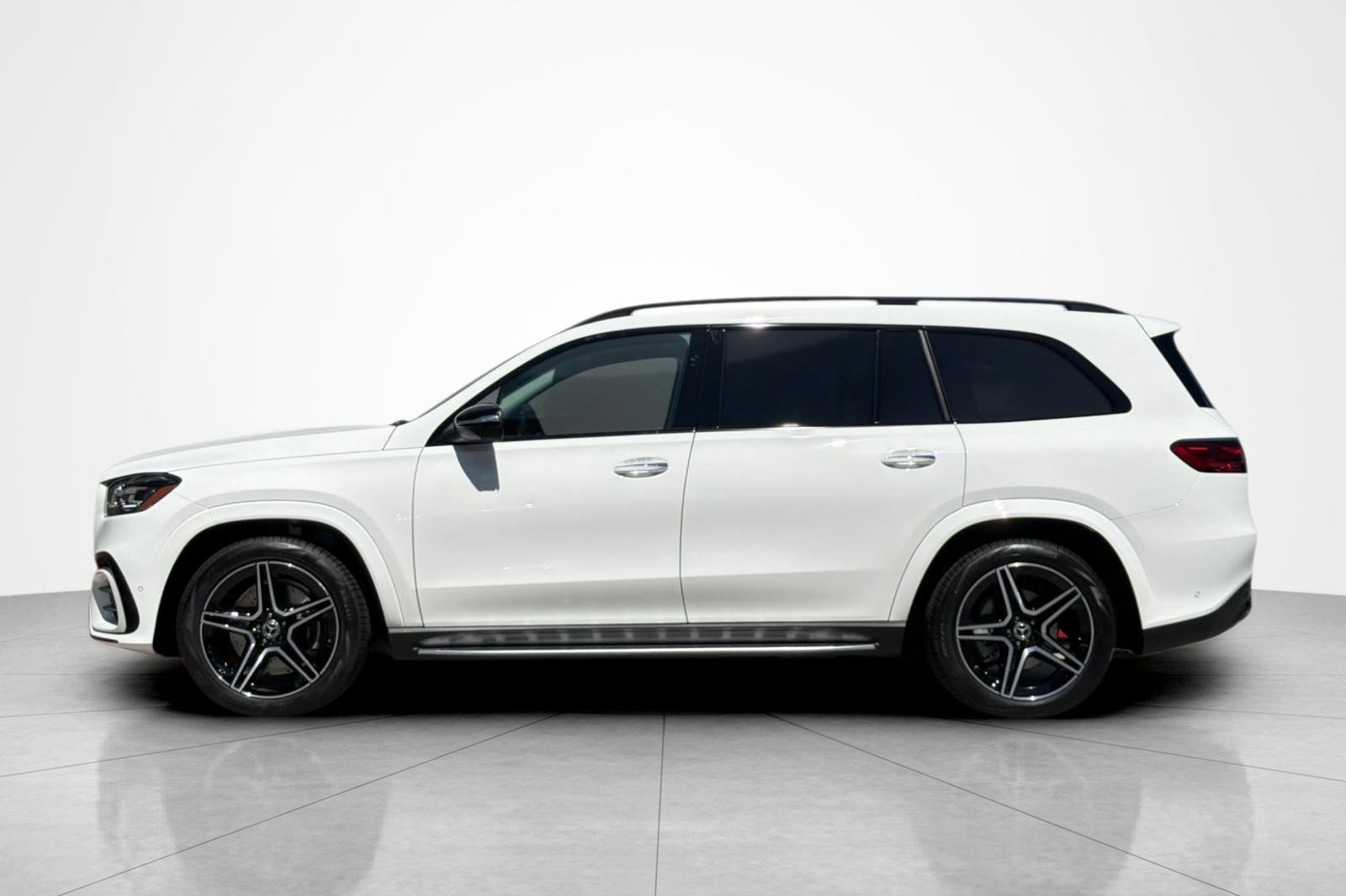 New 2026 Mercedes-Benz GLS 450 4MATIC image 2