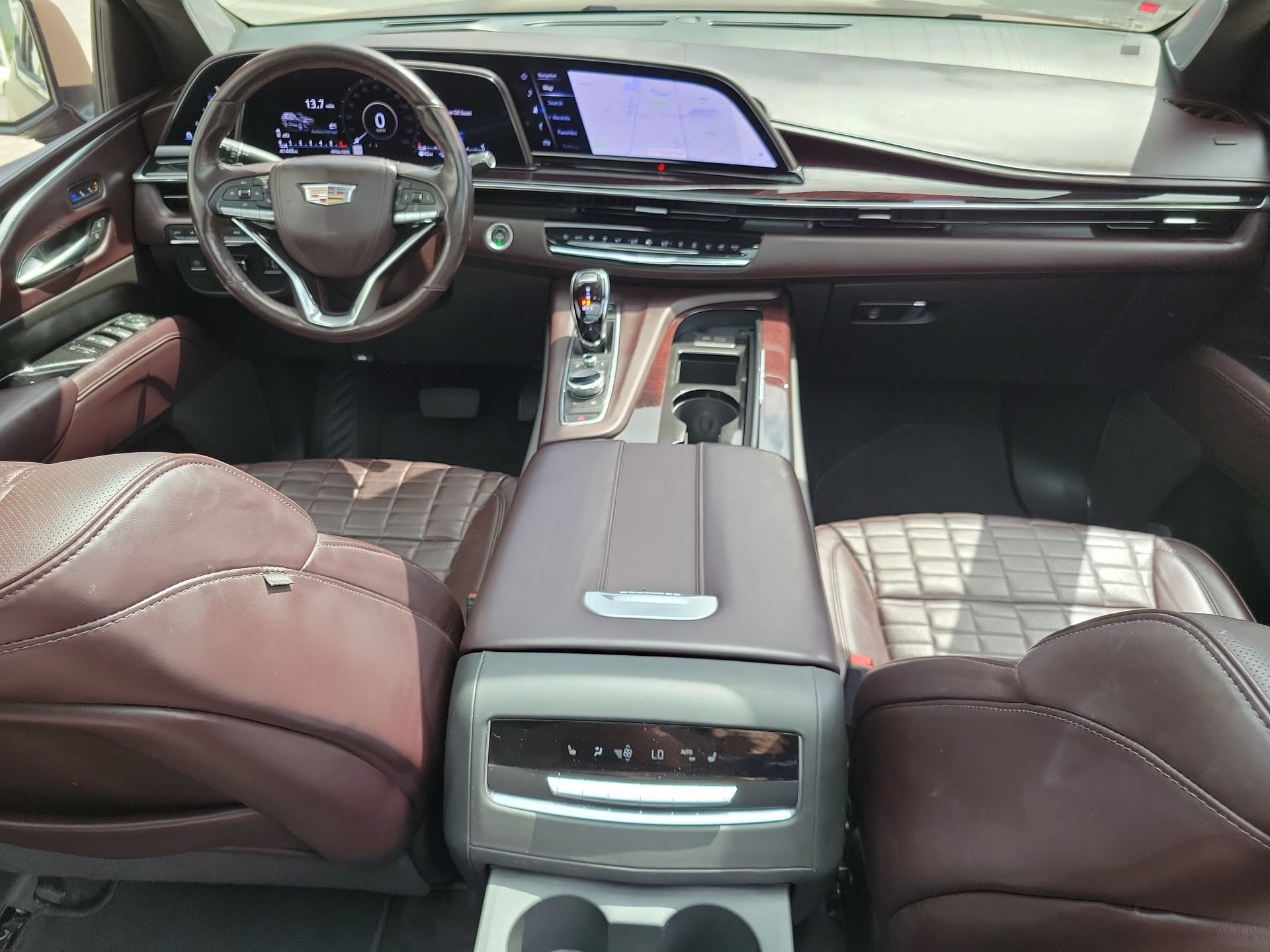 Used 2023 Cadillac Escalade Sport Platinum w/ Heavy-Duty Trailer Package AWD/4WD image 4