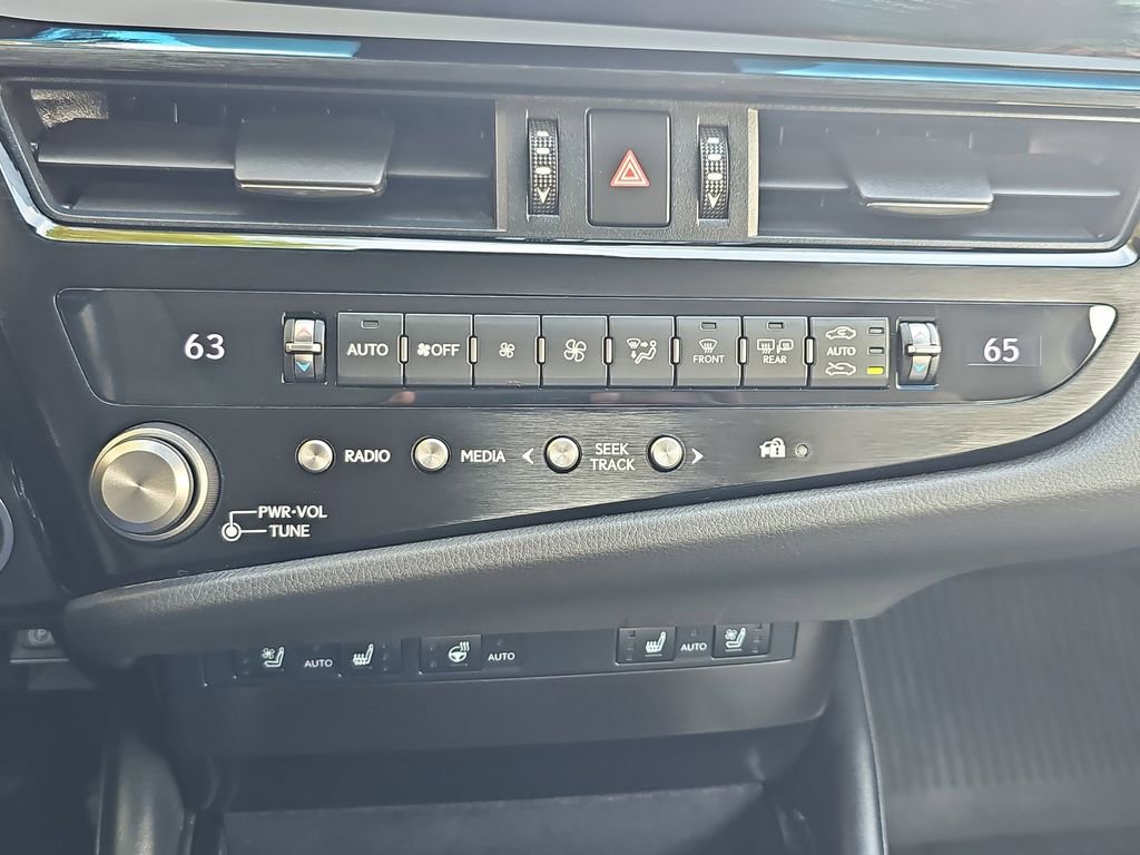 Certified 2023 Lexus ES 300h w/ Premium Package FWD image 26