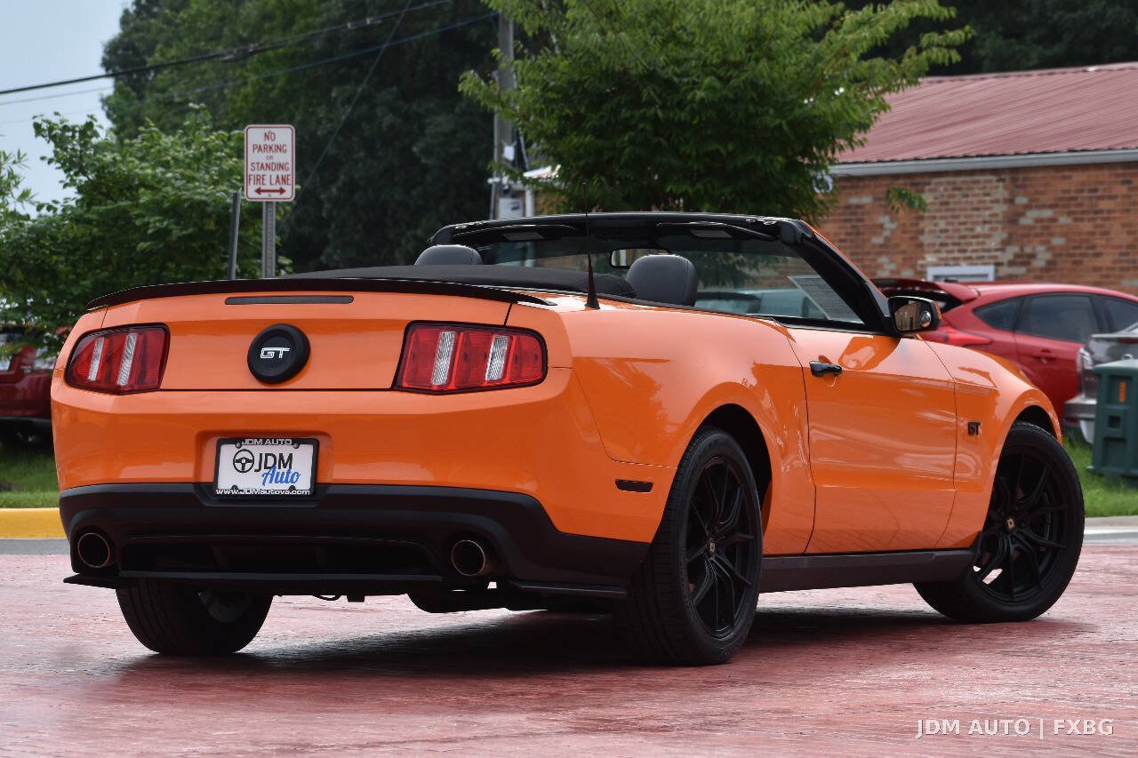 Used 2010 Ford Mustang GT RWD image 5