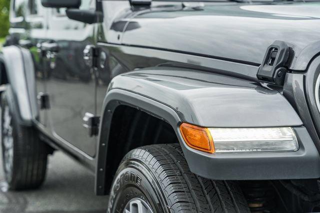 Used 2025 Jeep Wrangler Unlimited Sahara AWD/4WD image 20