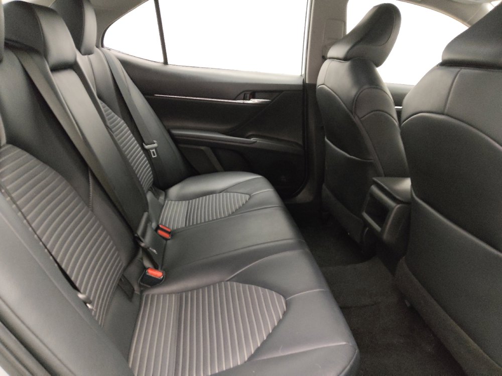 Used 2021 Toyota Camry SE FWD image 19