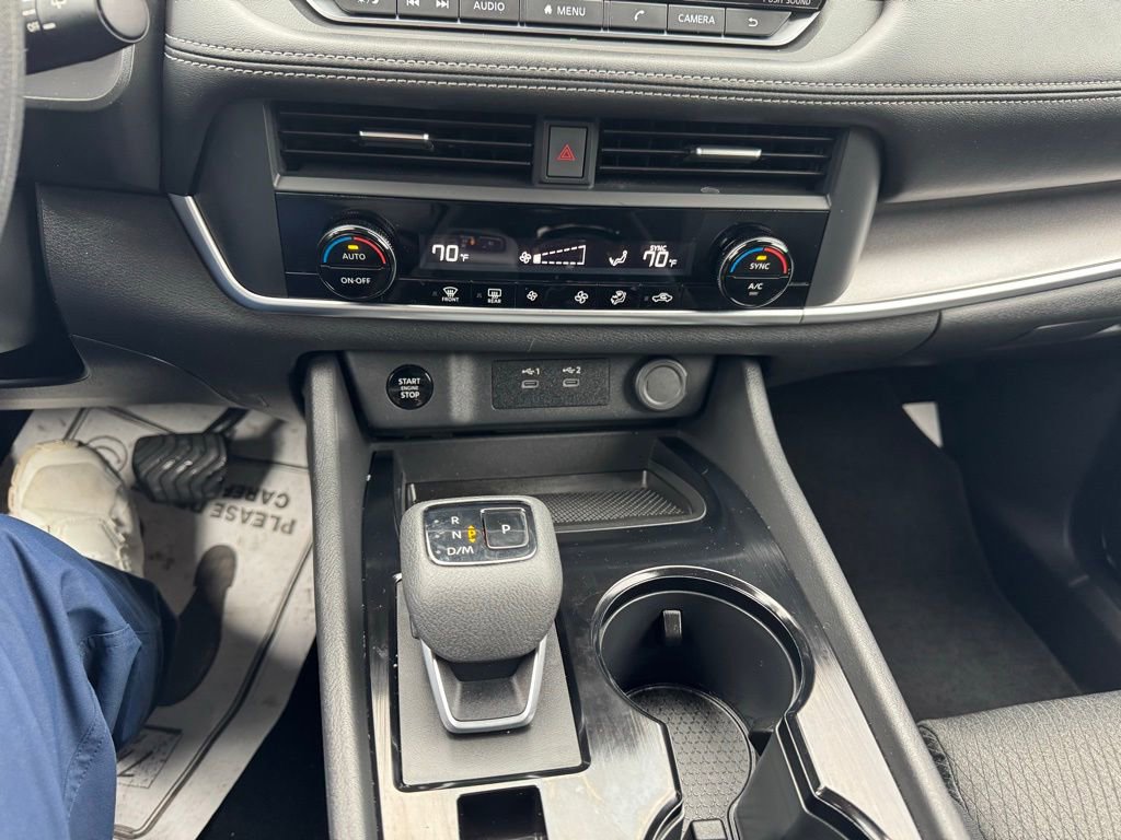 Used 2024 Nissan Rogue SV image 11