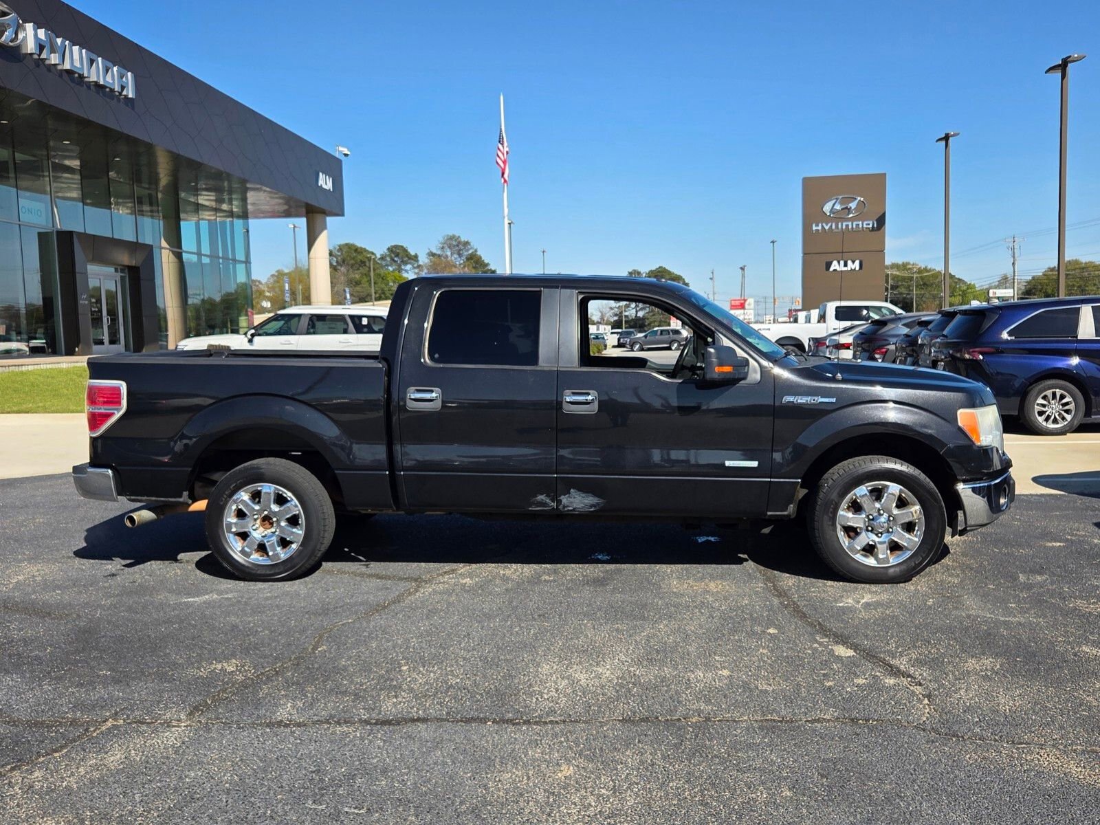 Used 2013 Ford F150 XLT w/ Luxury Equipment Group image 12