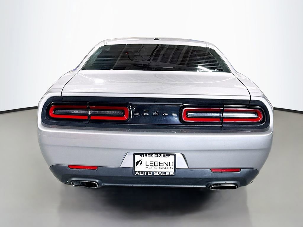 Used 2016 Dodge Challenger SXT RWD image 8