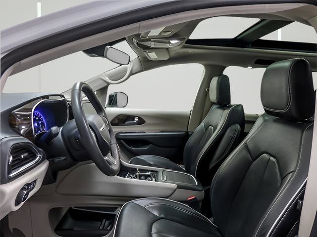 Used 2023 Chrysler Pacifica Limited image 9