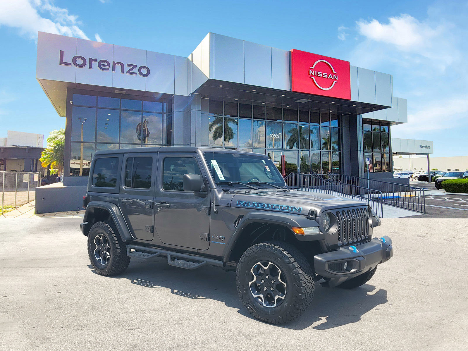 Used 2023 Jeep Wrangler Unlimited Rubicon 4xe AWD/4WD image 3