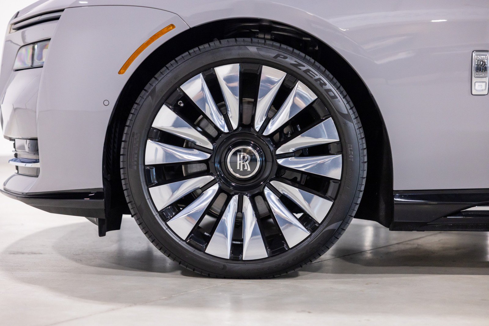 Used 2024 Rolls-Royce Spectre w/ Spectre Launch Package AWD/4WD image 18
