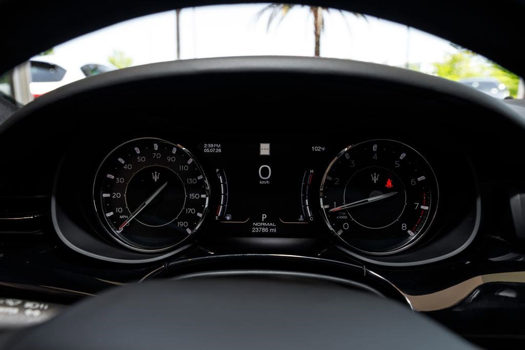 Used 2022 Maserati Quattroporte Modena RWD image 36
