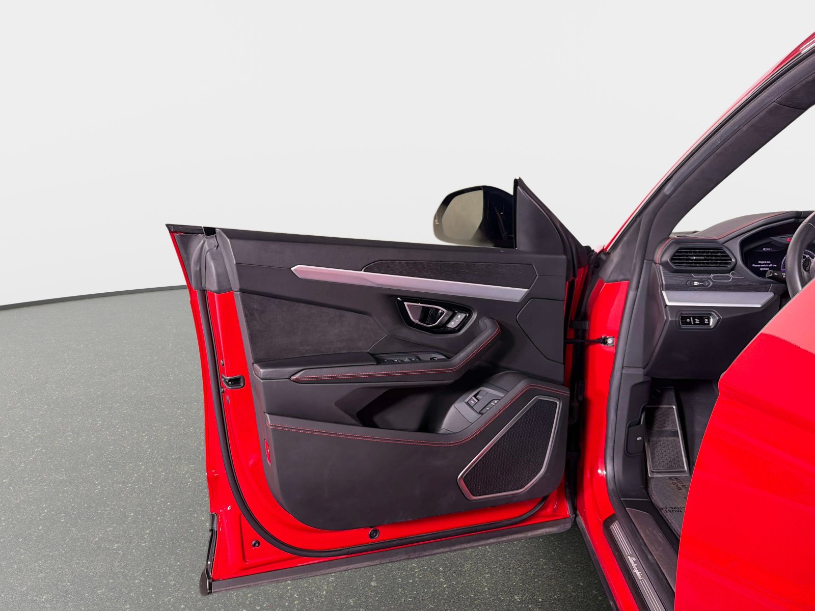 Used 2020 Lamborghini Urus AWD/4WD image 36