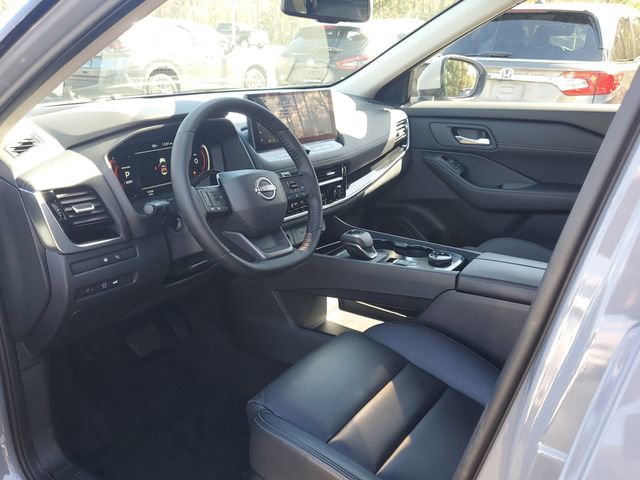 Certified 2025 Nissan Rogue SL w/ Tech Package image 12