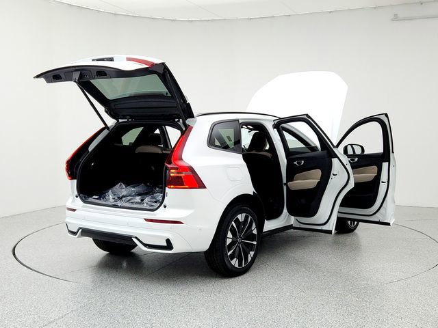 New 2026 Volvo XC60 B5 Plus w/ Climate Package image 11