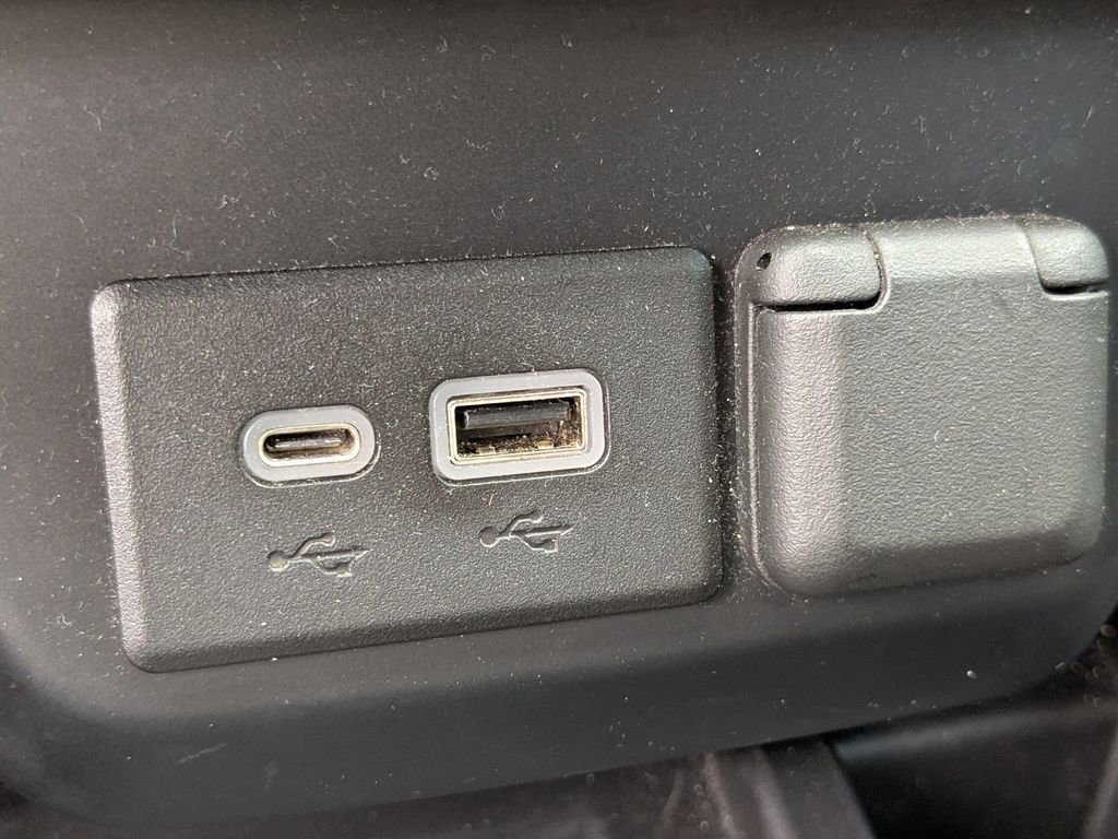 Used 2021 GMC Sierra 1500 AT4 w/ AT4 Premium Package AWD/4WD image 21