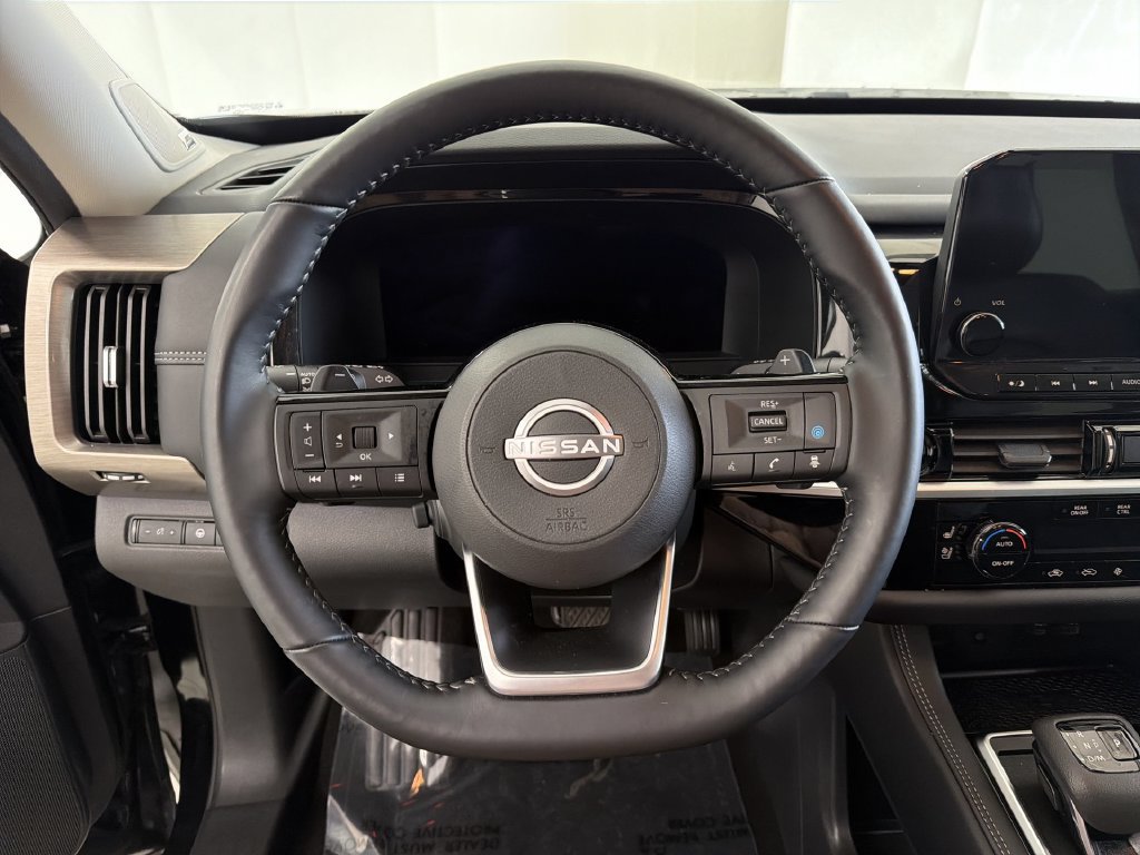 Certified 2025 Nissan Pathfinder Platinum w/ Lighting Package (N93) FWD image 37
