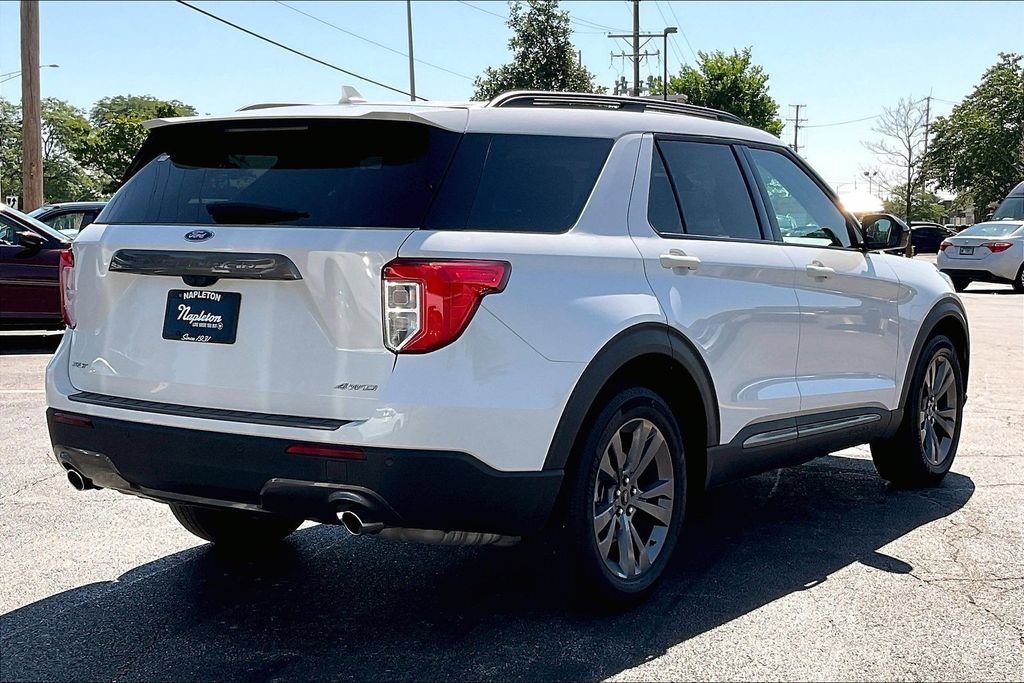 Used 2024 Ford Explorer XLT w/ Equipment Group 202A AWD/4WD image 15