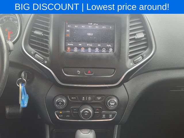 Used 2019 Jeep Cherokee Latitude w/ Cold Weather Group AWD/4WD image 30
