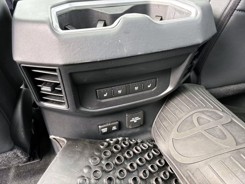 Used 2022 Toyota Tundra Platinum image 32