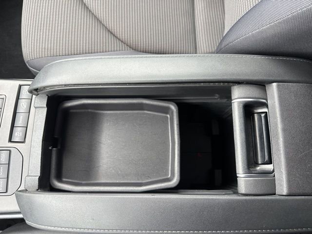 Used 2021 Toyota Highlander LE image 26