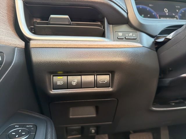 Used 2025 Toyota Grand Highlander AWD image 13