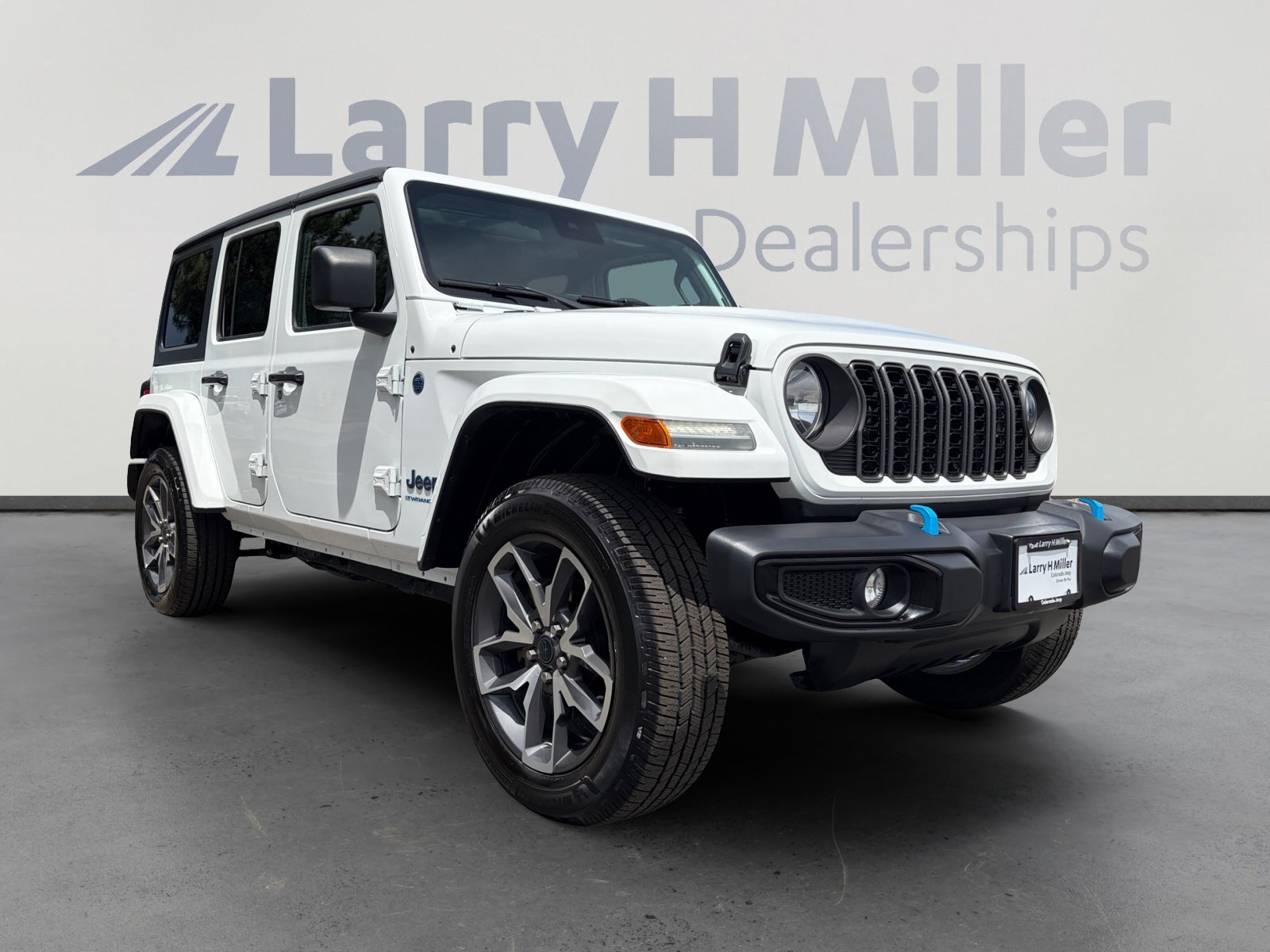 Used 2024 Jeep Wrangler Unlimited AWD/4WD image 7