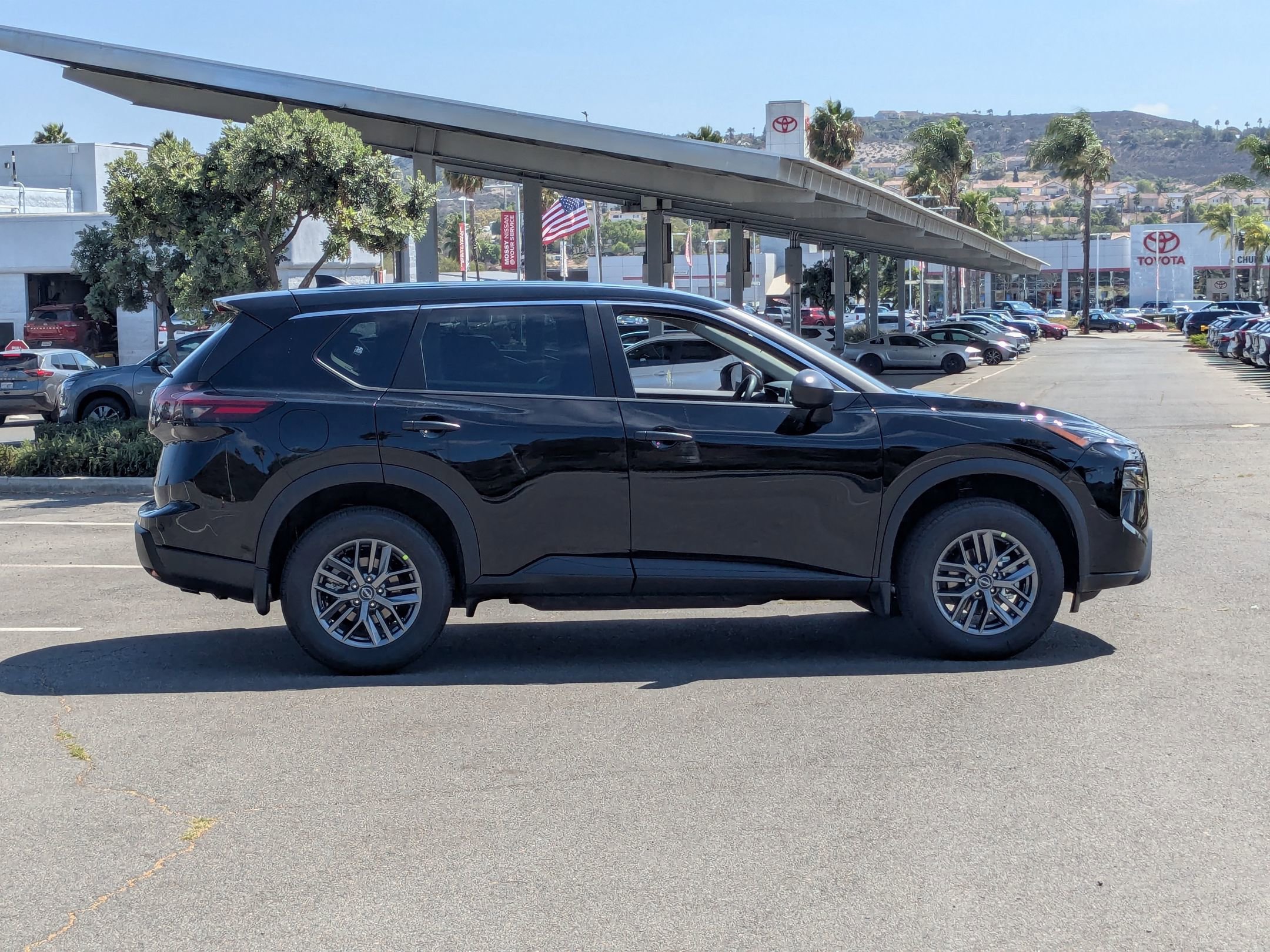 New 2026 Nissan Rogue S image 5