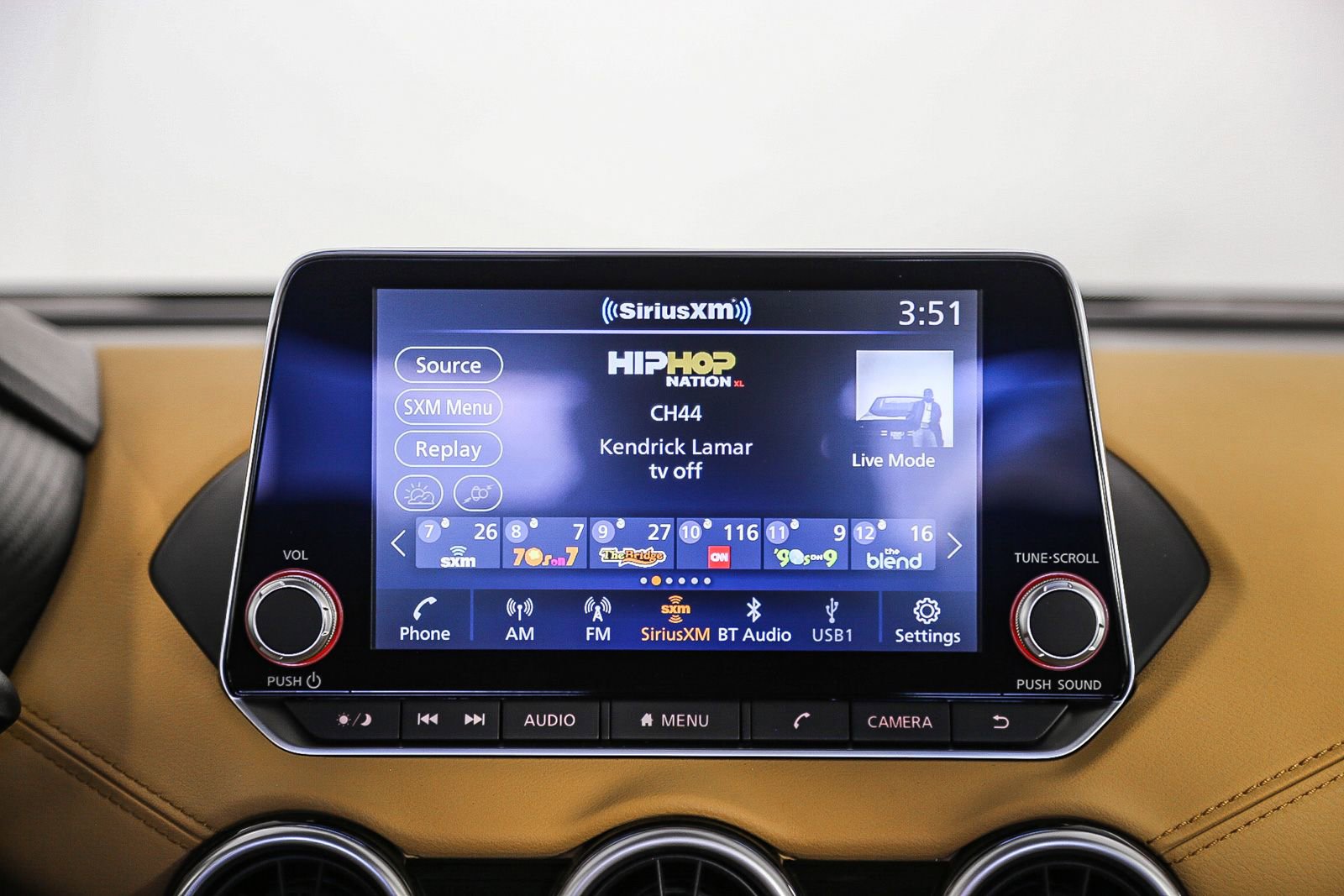 Used 2025 Nissan Sentra SV w/ SV Premium Package FWD image 15