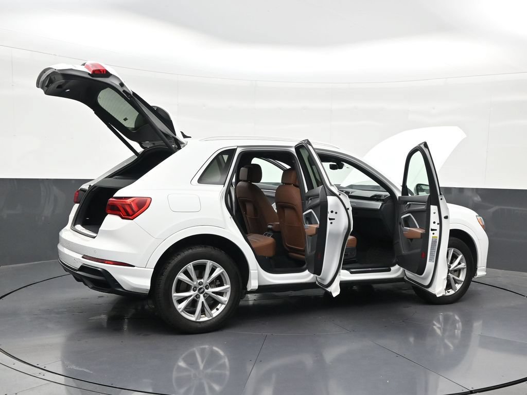 Used 2021 Audi Q3 2.0T Premium w/ Convenience Package AWD/4WD image 31