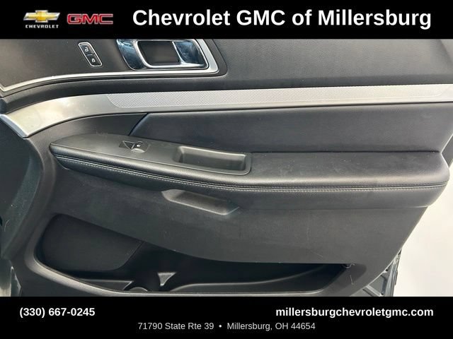 Used 2016 Ford Explorer XLT w/ Equipment Group 202A AWD/4WD image 31