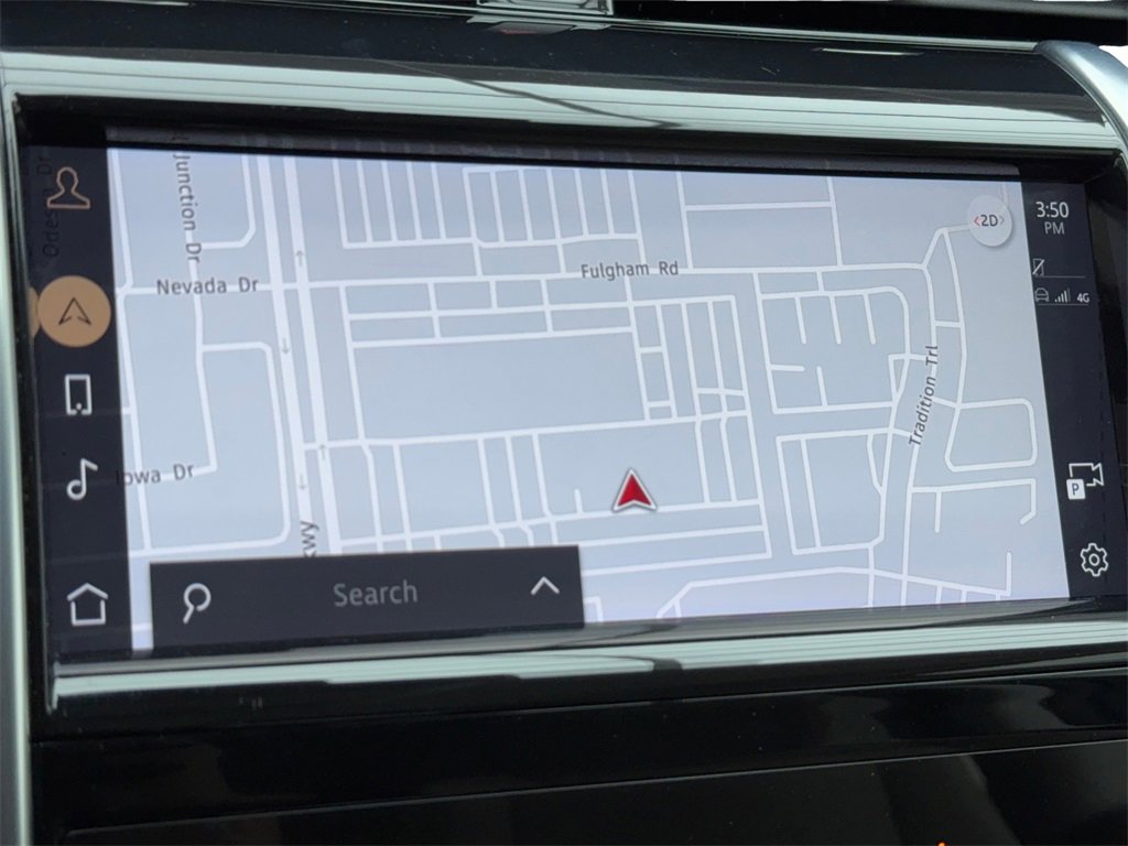 Used 2023 Land Rover Discovery Sport SE image 27