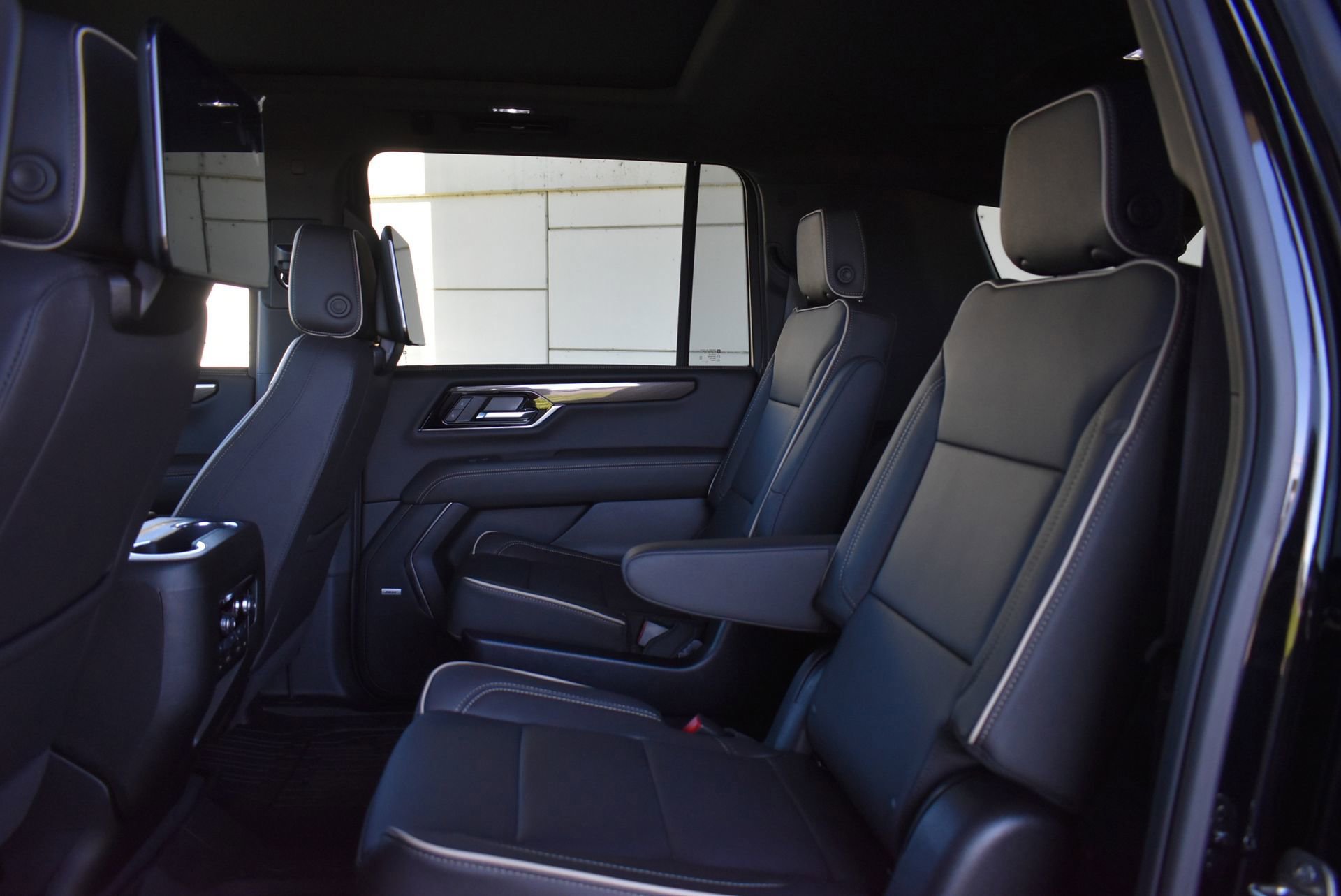 New 2026 GMC Yukon XL Elevation w/ Elevation Premium Package image 18