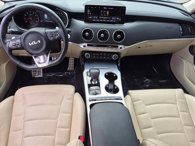 Used 2022 Kia Stinger GT2 image 19