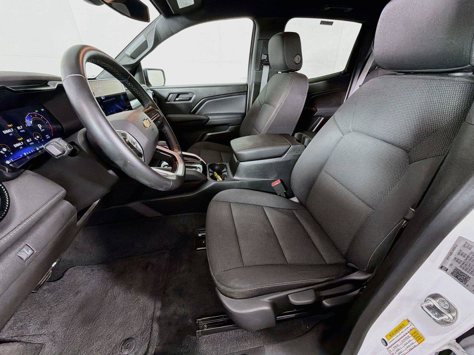 Used 2024 Chevrolet Colorado LT w/ LT Convenience Package AWD/4WD image 2