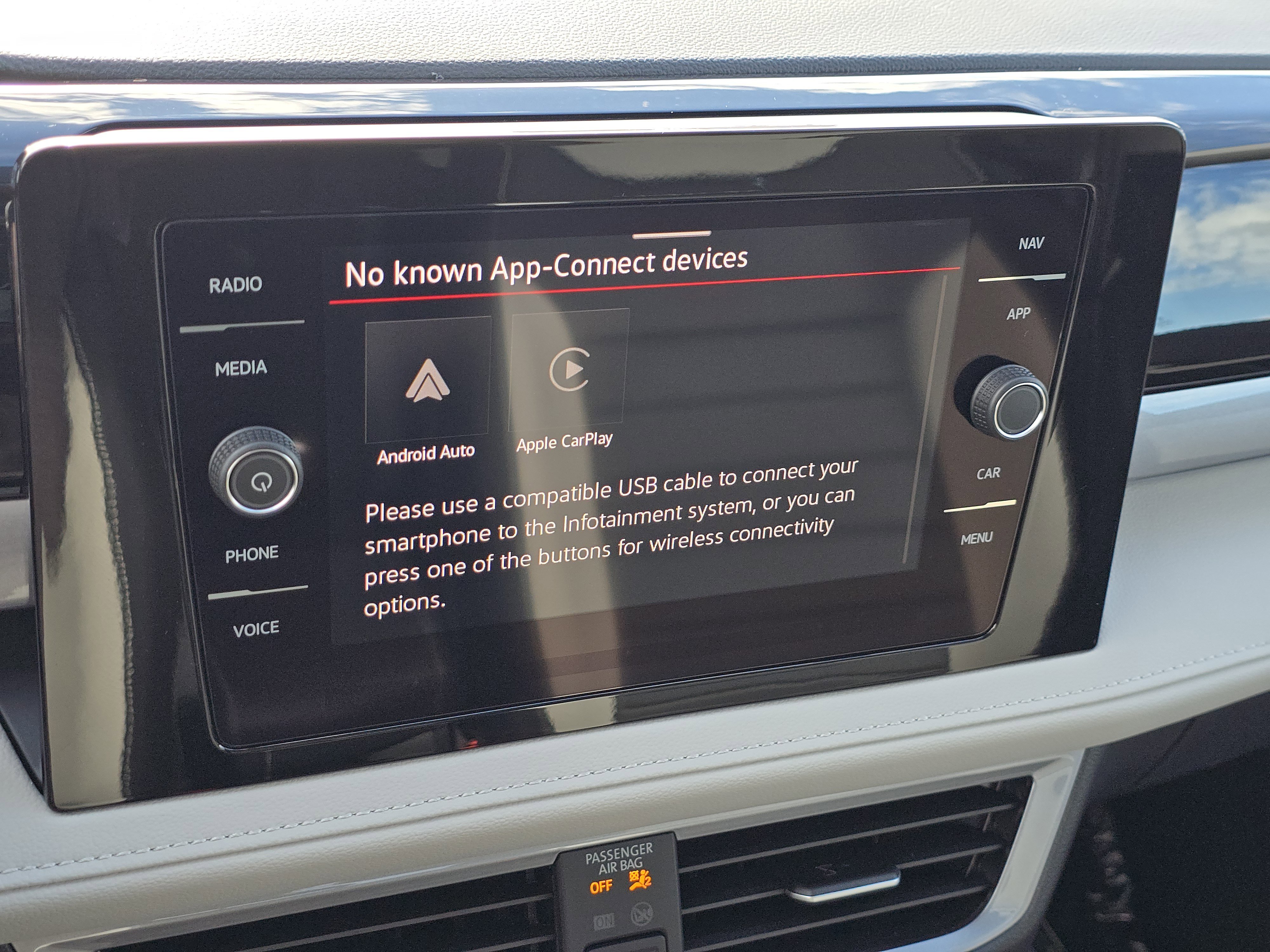 New 2025 Volkswagen Taos SEL image 11