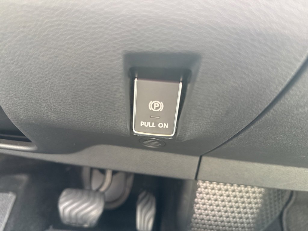 Used 2023 Nissan Ariya FWD image 29