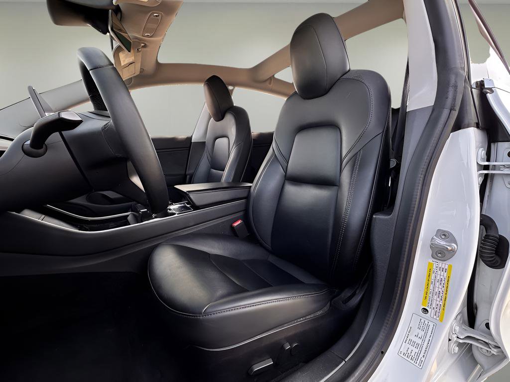 Used 2020 Tesla Model 3 Performance image 9