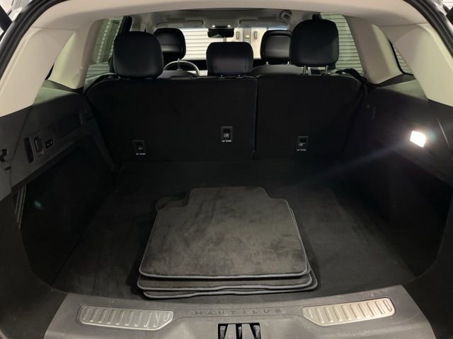 Used 2024 Lincoln Nautilus Reserve w/ Equipment Group 203A image 20