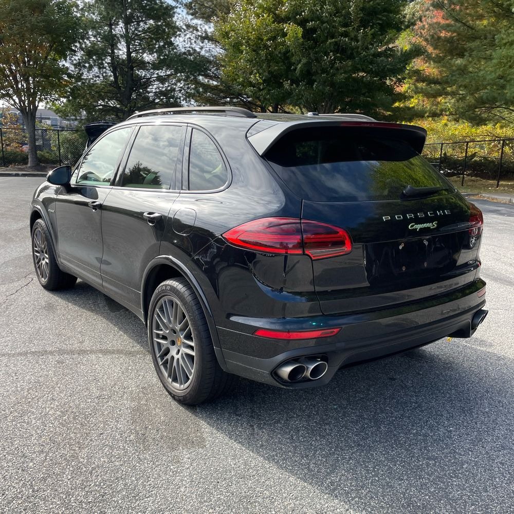 Used 2017 Porsche Cayenne S Platinum AWD/4WD image 4