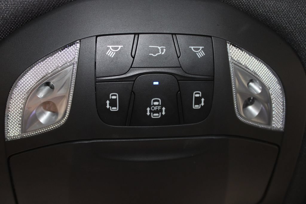 Used 2025 Chrysler Pacifica Limited FWD image 48