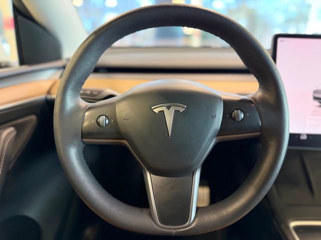 Used 2023 Tesla Model Y Performance AWD/4WD image 25
