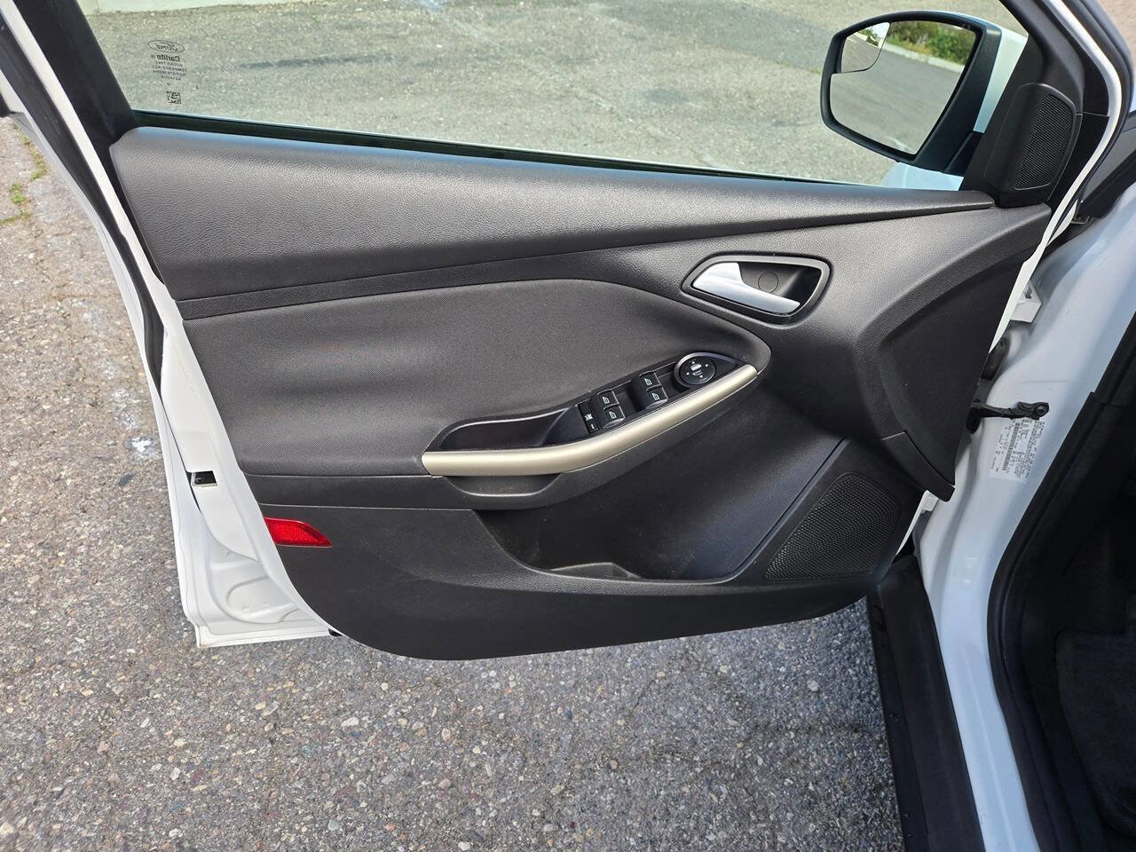 Used 2012 Ford Focus SEL FWD image 20