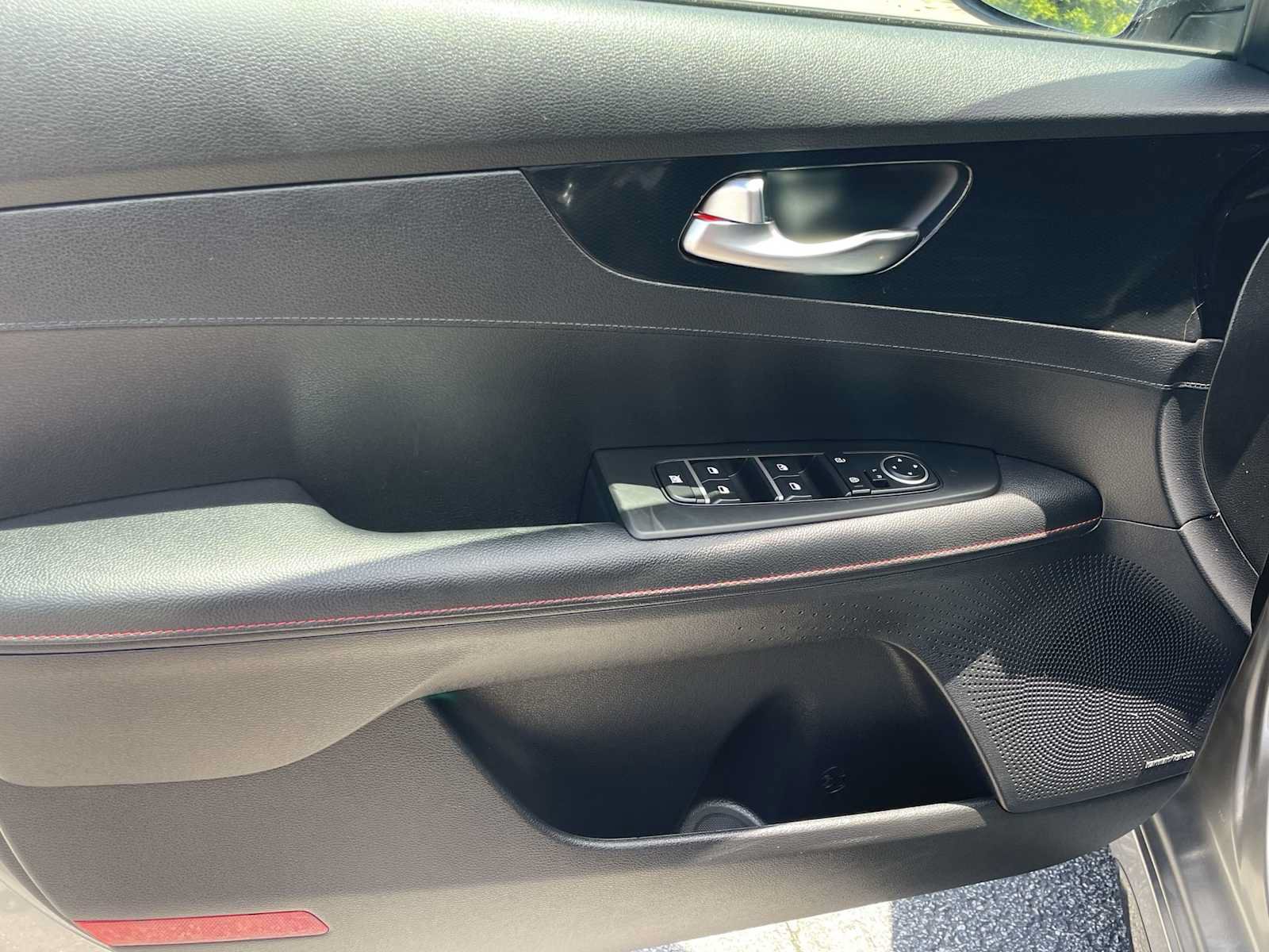 Used 2022 Kia Forte GT FWD image 12