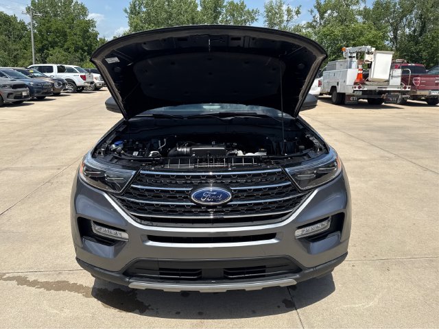 Used 2023 Ford Explorer XLT w/ Equipment Group 202A AWD/4WD image 11