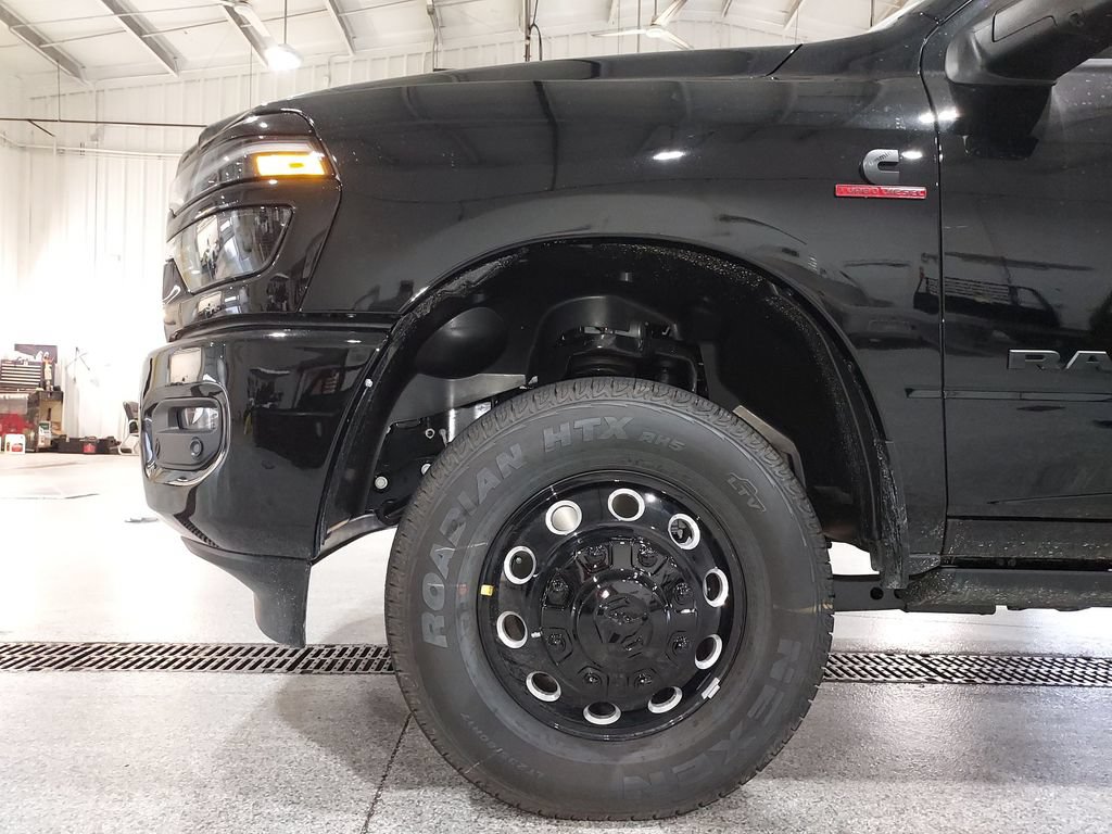 New 2026 RAM 3500 Laramie AWD/4WD image 16