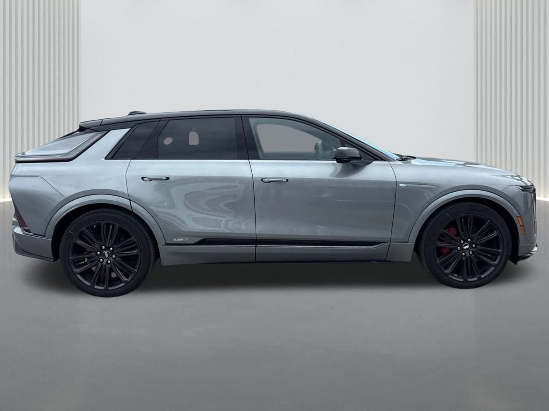 New 2026 Cadillac Lyriq V AWD/4WD image 4