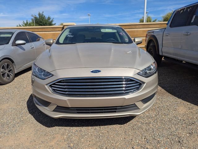Used 2018 Ford Fusion SE w/ Fusion SE Technology Package image 2